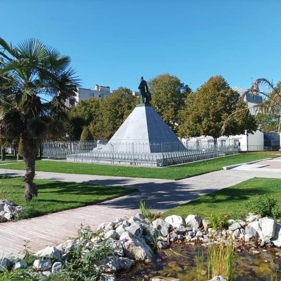 Apartamento Au Jardin De La Basilique Boulogne-sur-Mer Exterior foto